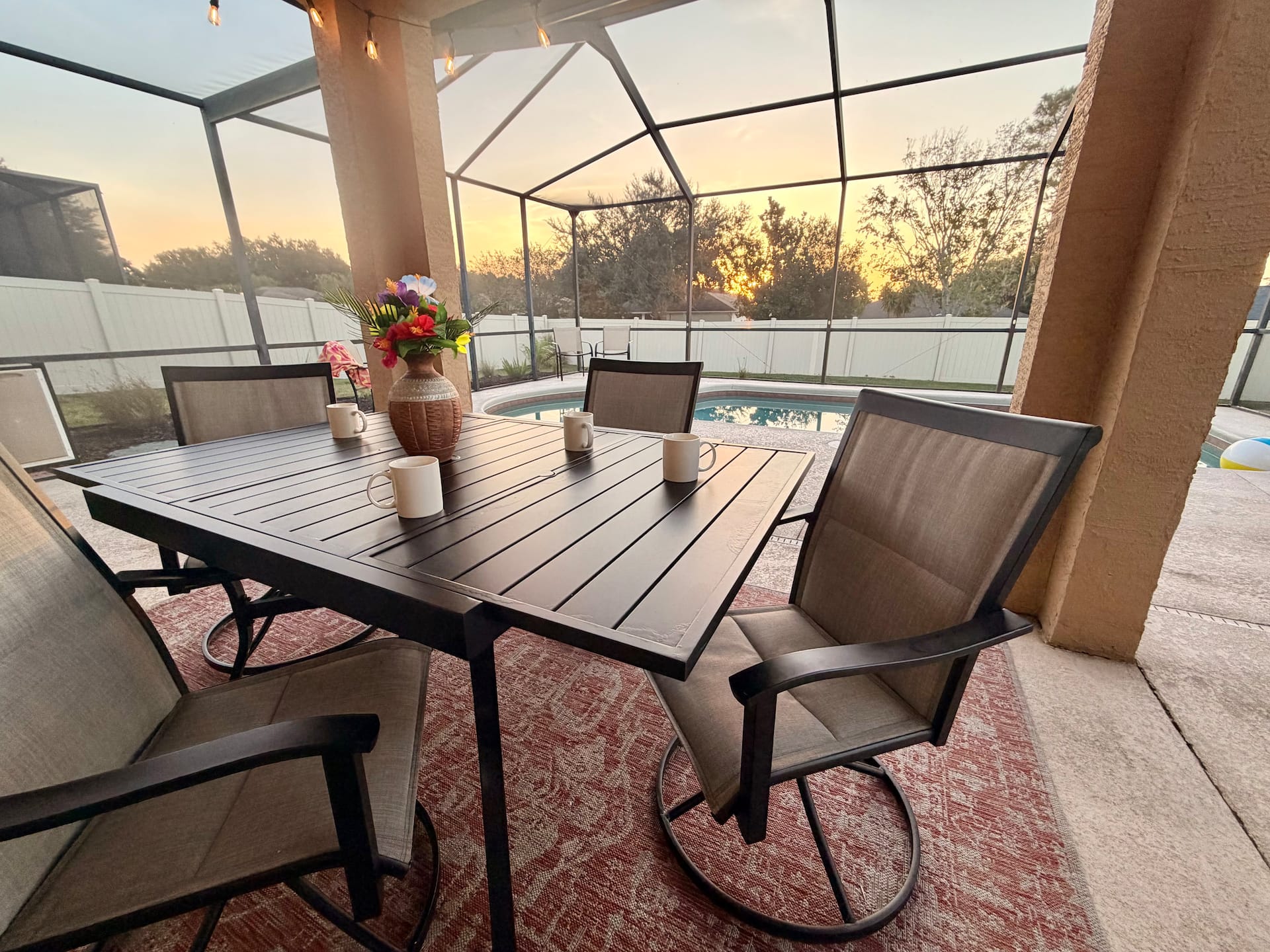 Covered Lanai Bliss-4BR Lakeland Getaway