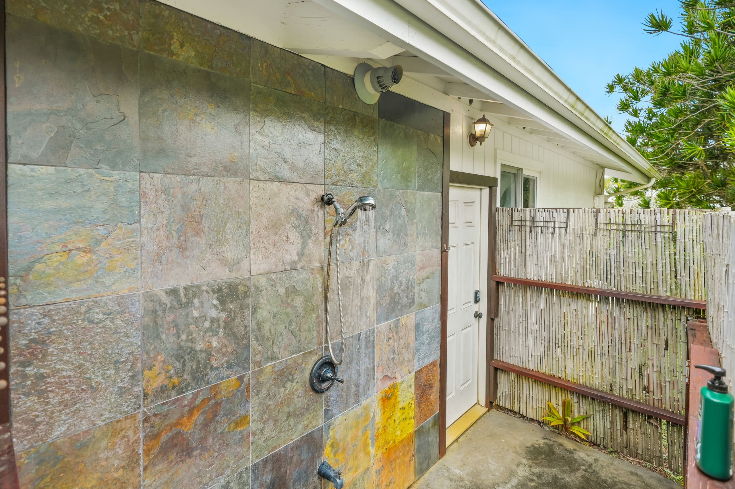 Home in Princeville · ★5.0 · 3 bedrooms · 5 beds · 3.5 baths - Image 61