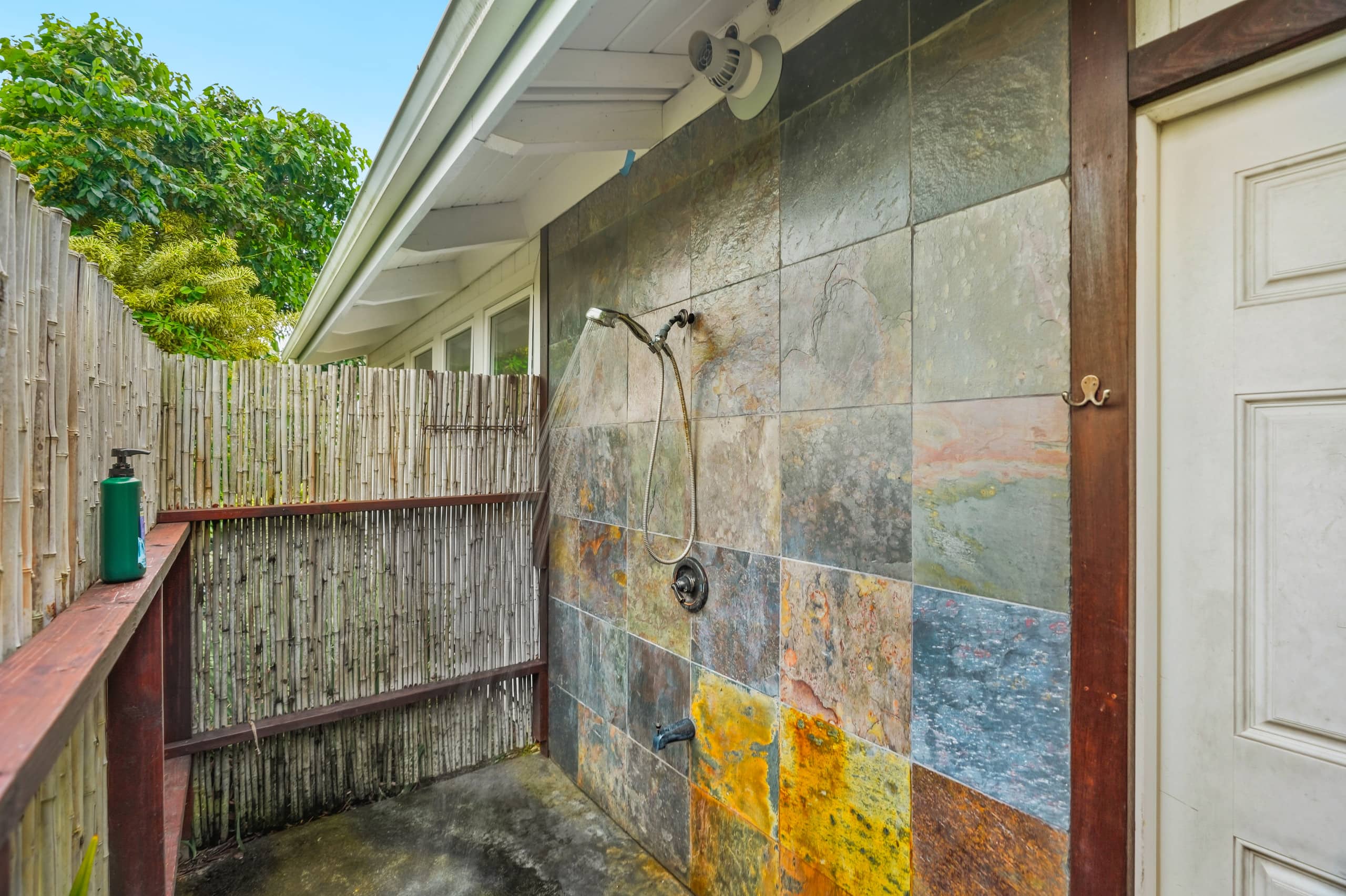 Home in Princeville · ★5.0 · 3 bedrooms · 5 beds · 3.5 baths - Image 62