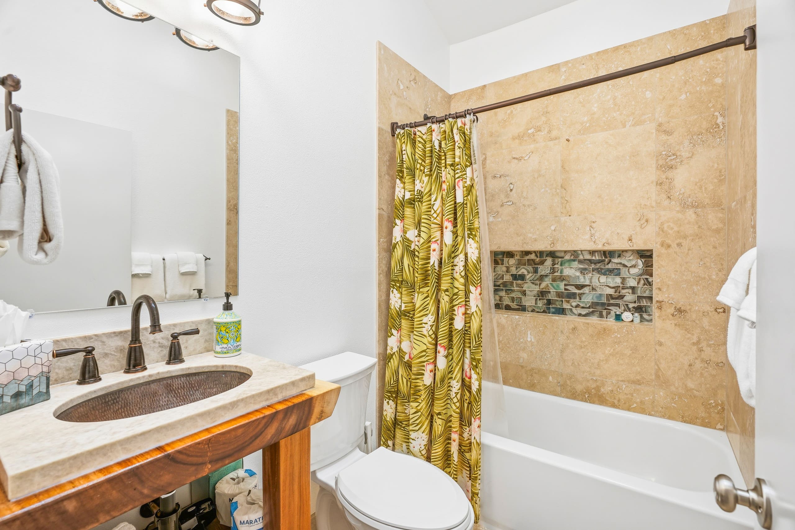 Home in Princeville · ★5.0 · 3 bedrooms · 5 beds · 3.5 baths - Image 39