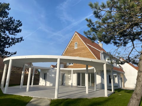 Villa 15 people prime location