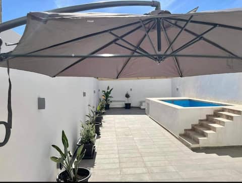 With swimming pool 4bedroom apt