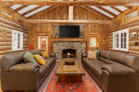 Cozy, Pet-Friendly Speculator Cabin • Prime Spot