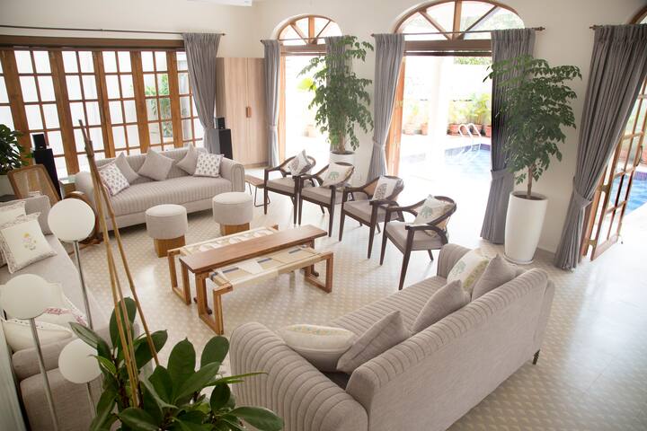 Living room image 1