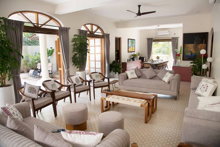Living room image 6