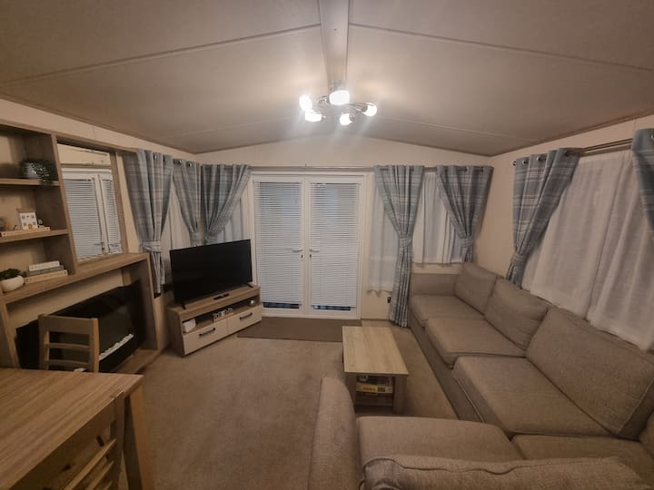 Pet Friendly Holiday Home At Cresswell Towers. - Northumberland