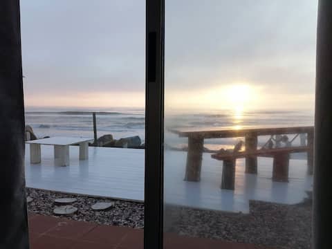 Oceanfront House with Direct Access + Panoramic View