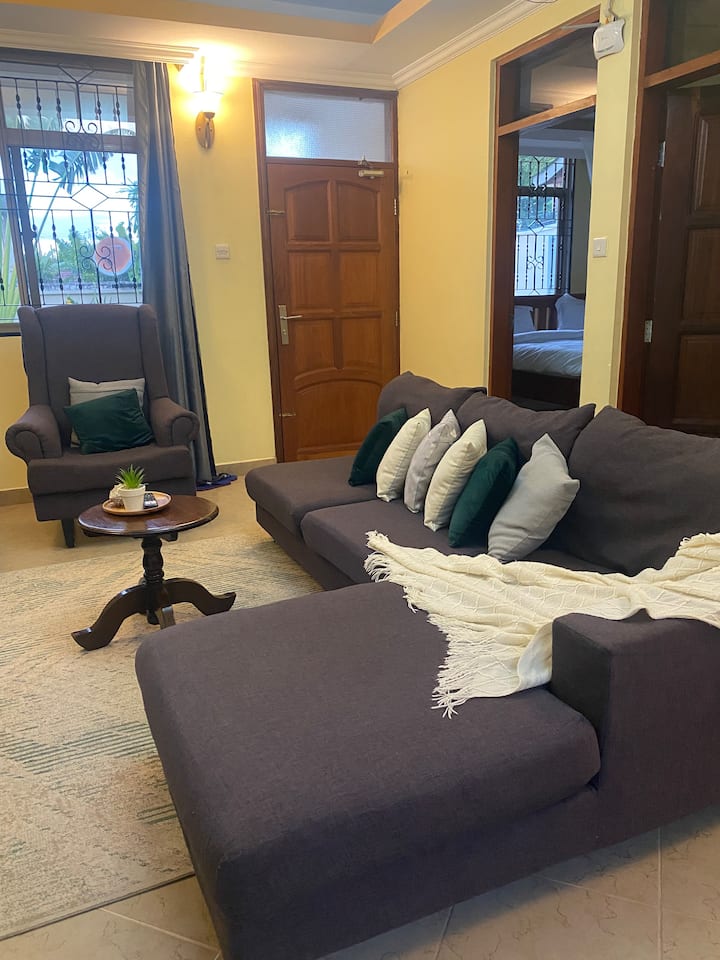 Homey Escape- Family Friendly 2-bedroom Apt - Dar es Salaam