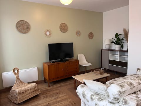 Popular Airbnb listing: Renovated apartment with terrace in Yonne