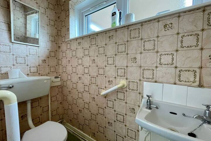 3 bedroom house in town gallery image 5