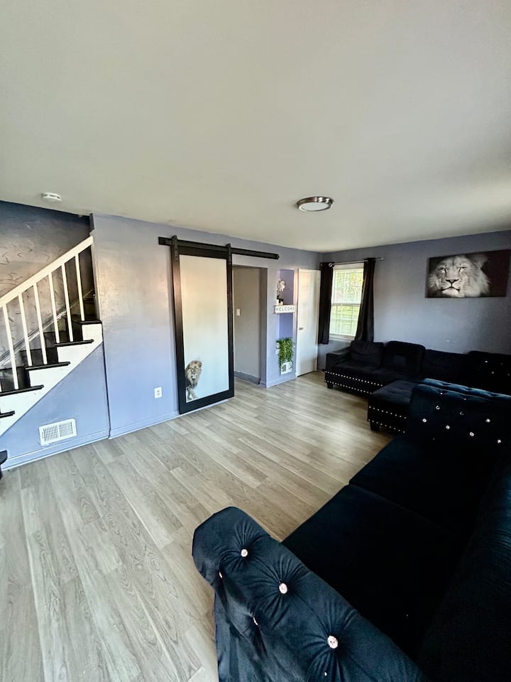 3br/ With Basement Cozy Home - Clinton, MD