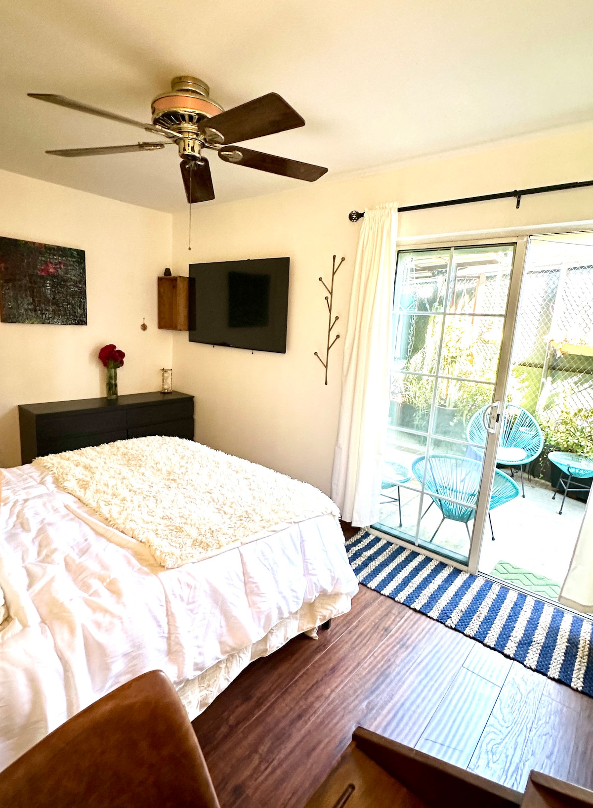 Top performing Airbnb: Pet Friendly Silver Lake Studio w/ Private Patio in Silver Lake