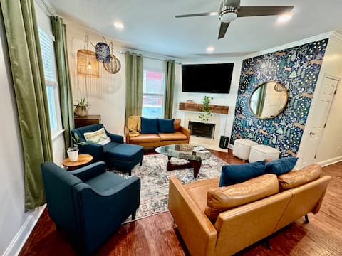 Top performing Airbnb: Beecher Bungalow in Historic West End in West End