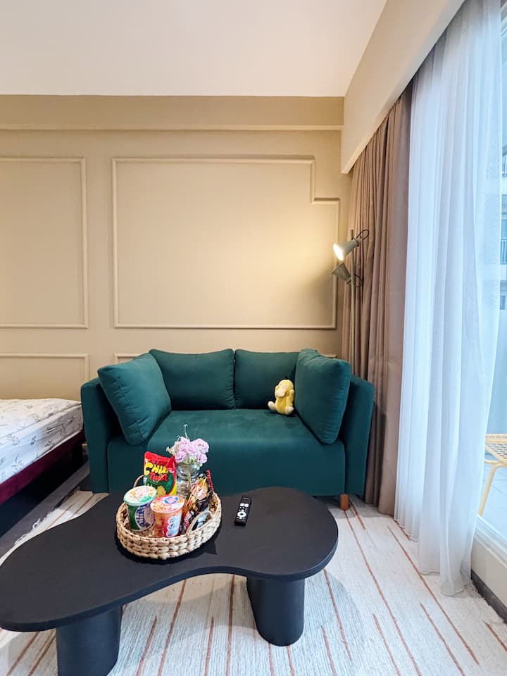 Stylish Gal Ciumbuleuit Apt! - Bandung
