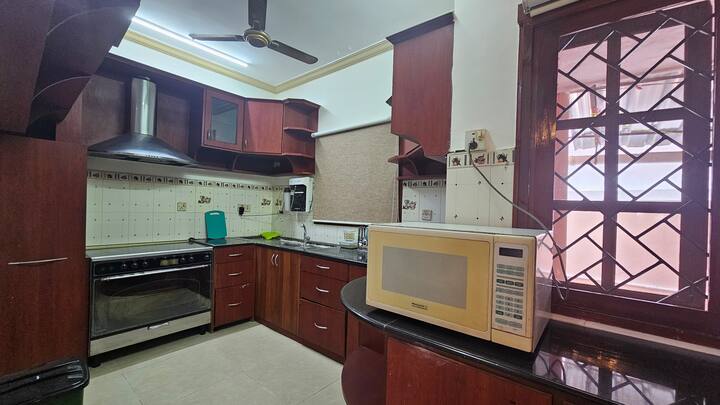 Full kitchen image 3