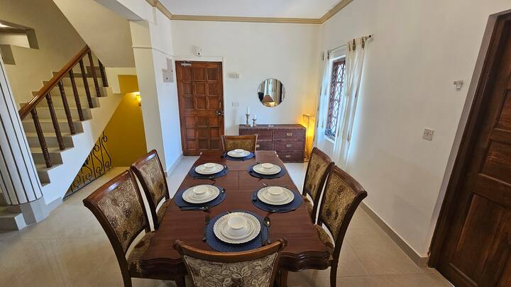 Dining area image 4