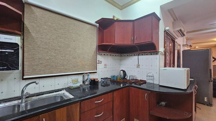 Full kitchen image 1