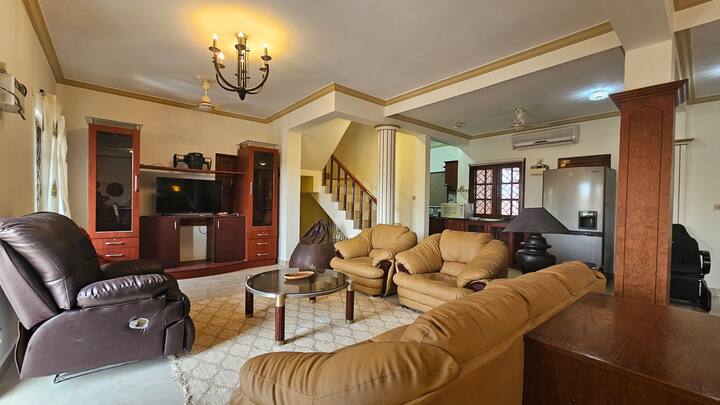 Living room image 3