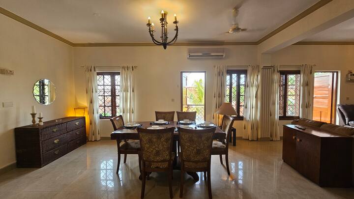Dining area image 3