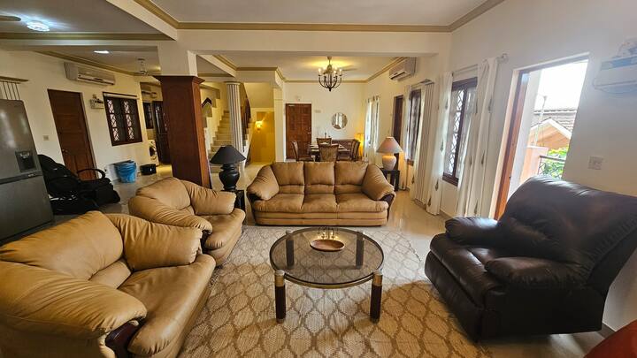 Living room image 2