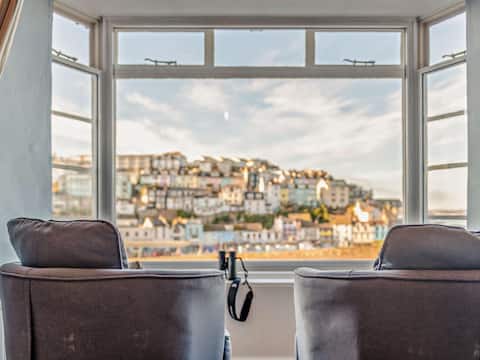 3 Bed in Brixham (oc-93597)