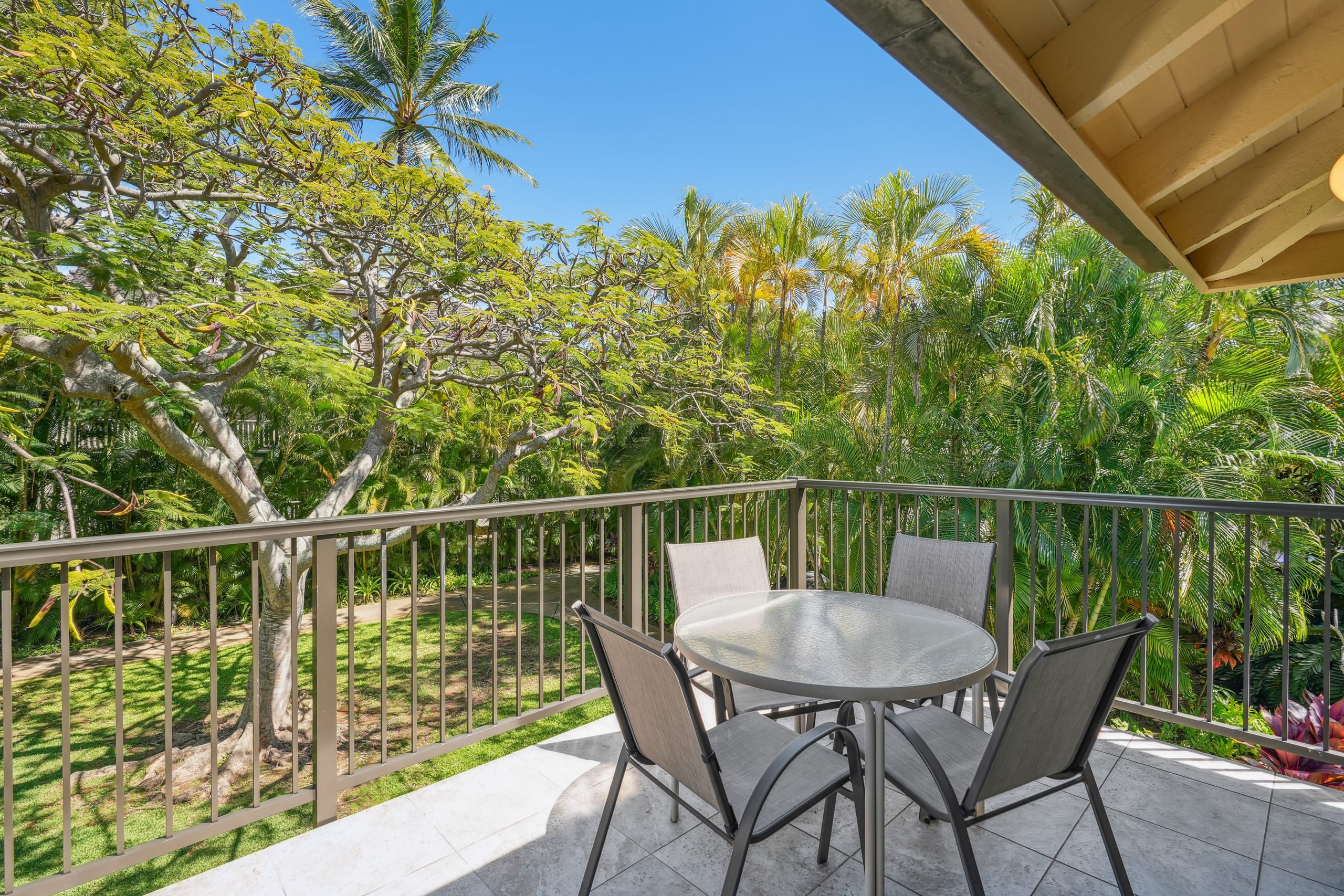 Townhouse in Koloa Kauai · ★4.61 · 2 bedrooms · 3 beds · 1 bath - Image 11