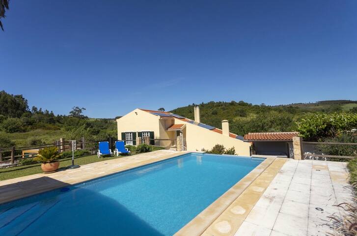 Private Villa with Pool & Jacuzzi, Sauna, BBQ gallery image 4