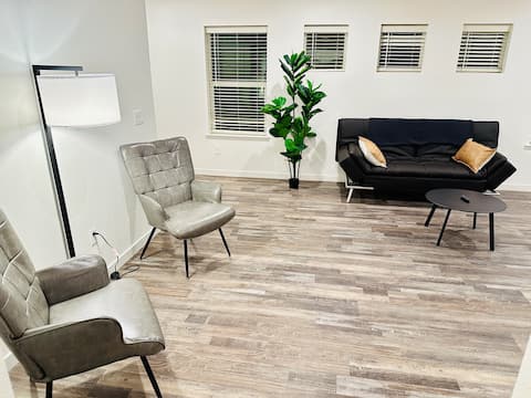 10 Beds (1K,3Q,6T Beds)Sleeps 16