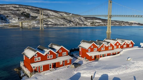 Sjøhus with amazing views