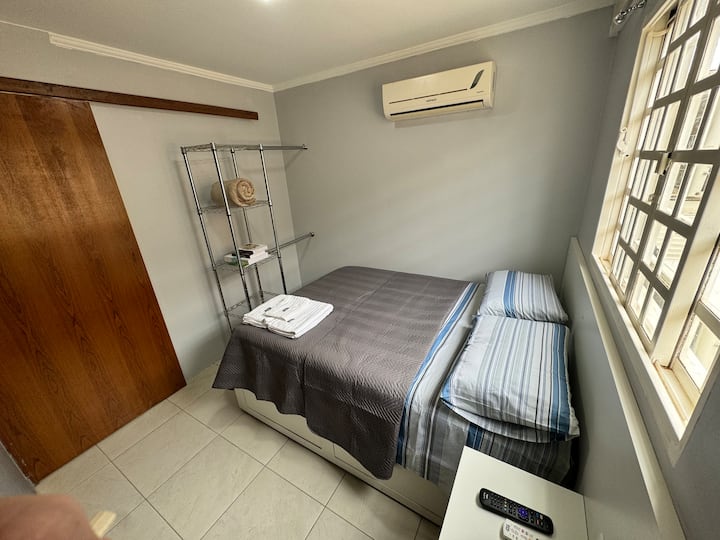 Apartmán č.2 s televízorom, klimatizáciou a vlastnou kúpeľňou