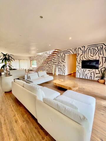 LIVING EXPERIENCE RD managed Airbnb listing 2
