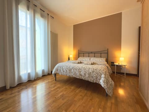 Exclusive city center apartment with garage