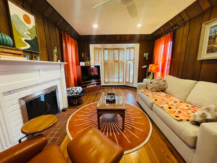 Mid Century Garden Oasis. World Cup Stay2026 - Los Angeles, CA