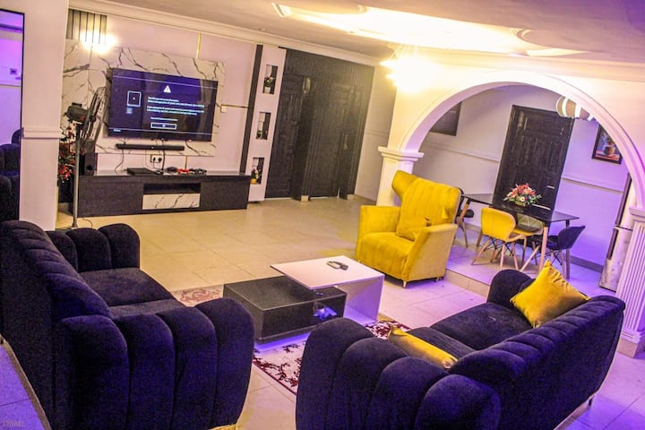 3 Bed Apt | Pool Wi-fi+24hrs Power/ps4 - Lagos