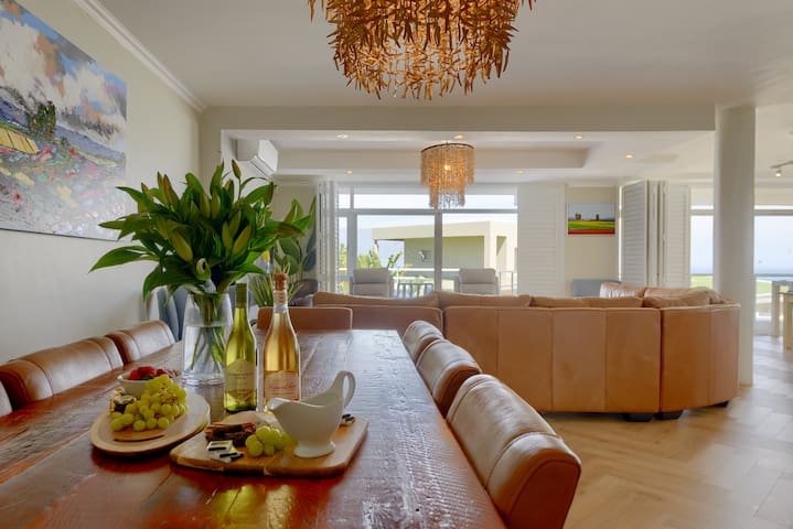 Dolphin Beach – Kite Beach