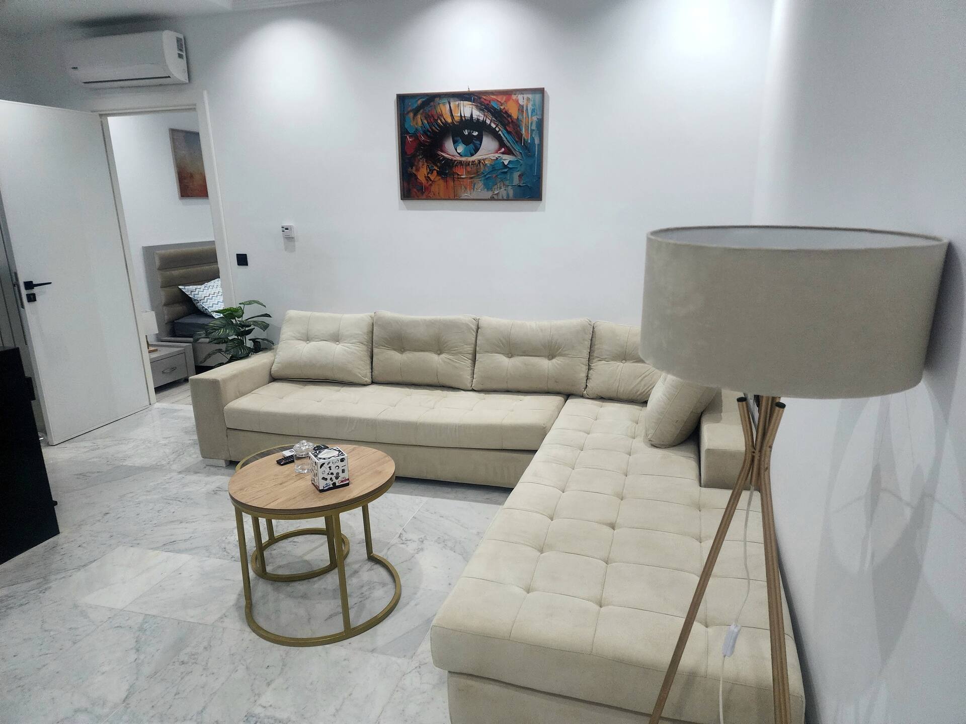 Luxury apartment: Downtown/Beach
