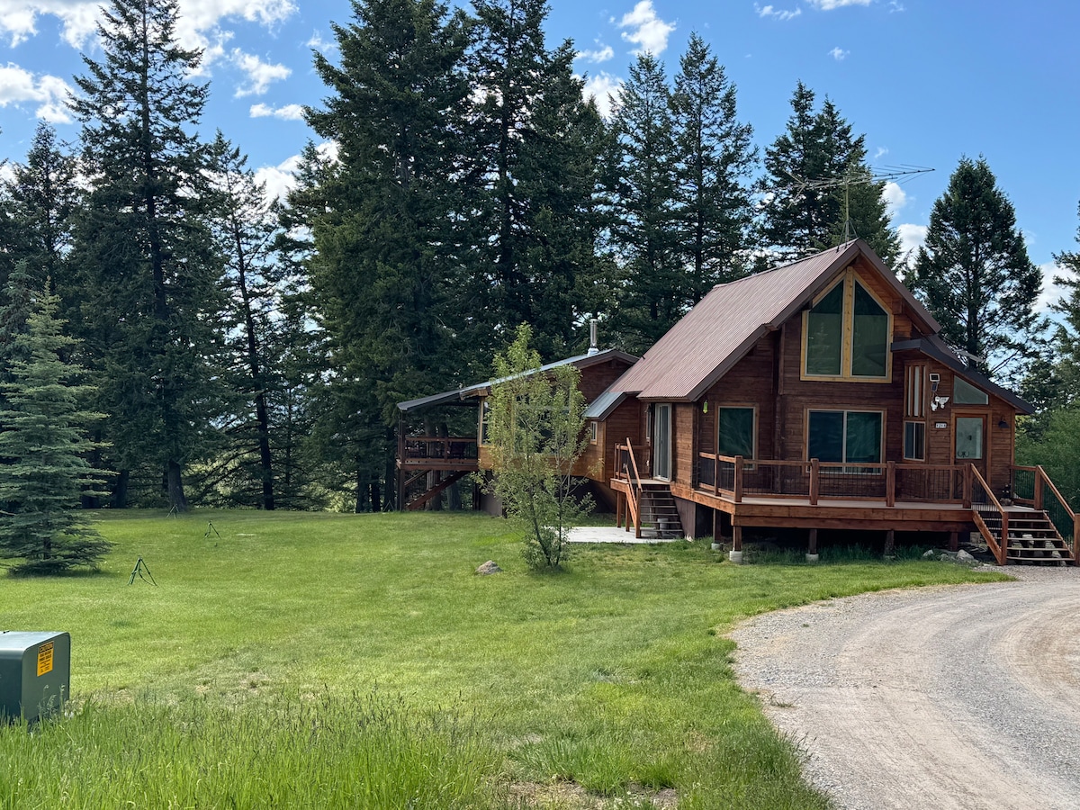 Cozy Strawberry Creek Cabin - Cabins for Rent in Bedford, Wyoming