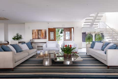 Top performing Airbnb: Guaecá Beach House - Pé na Areia - 8 Suites in São José Dos Campos