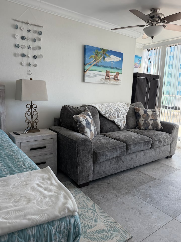 Daytona Oceanside Inn Condo - Daytona Beach, FL