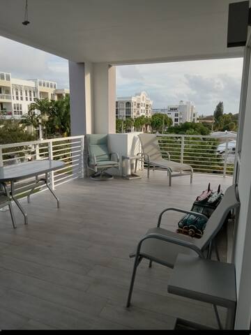 Deerfield Beach Pristine Elite PentHouse / Pool gallery image 4