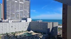 Foto do anúncio de Só Quarto com ar comvista p/o mar no Ap que moro em Beira Mar, Fortaleza