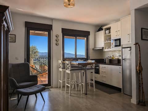 Anuncio de Airbnb popular: Lolapaluza Penthouse: Casco Antiguo, Zeezicht & Garage en Salobreña