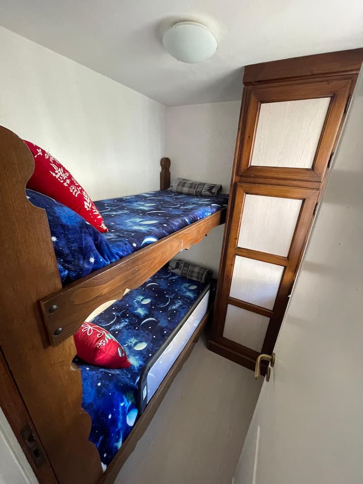 غرفة النوم 2