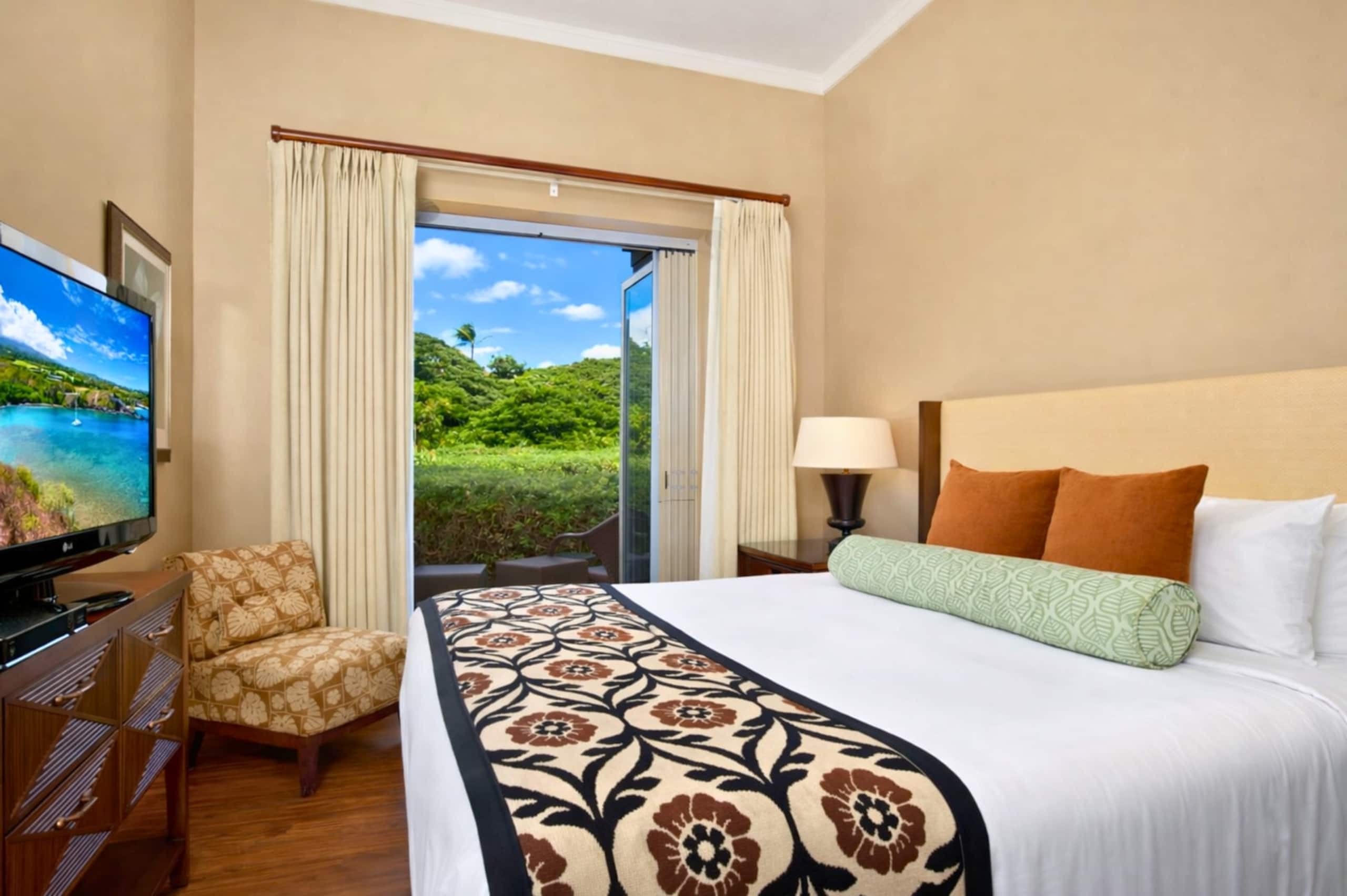 Condo in Lahaina · ★4.8 · 2 bedrooms · 3 beds · 1 bath - Image 13