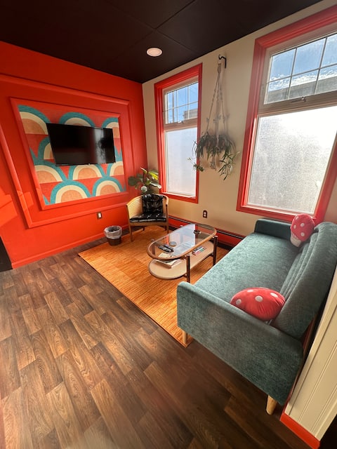 Successful Airbnb property: Uptown Groovy Getaway in Butte Silver Bow (Balance)