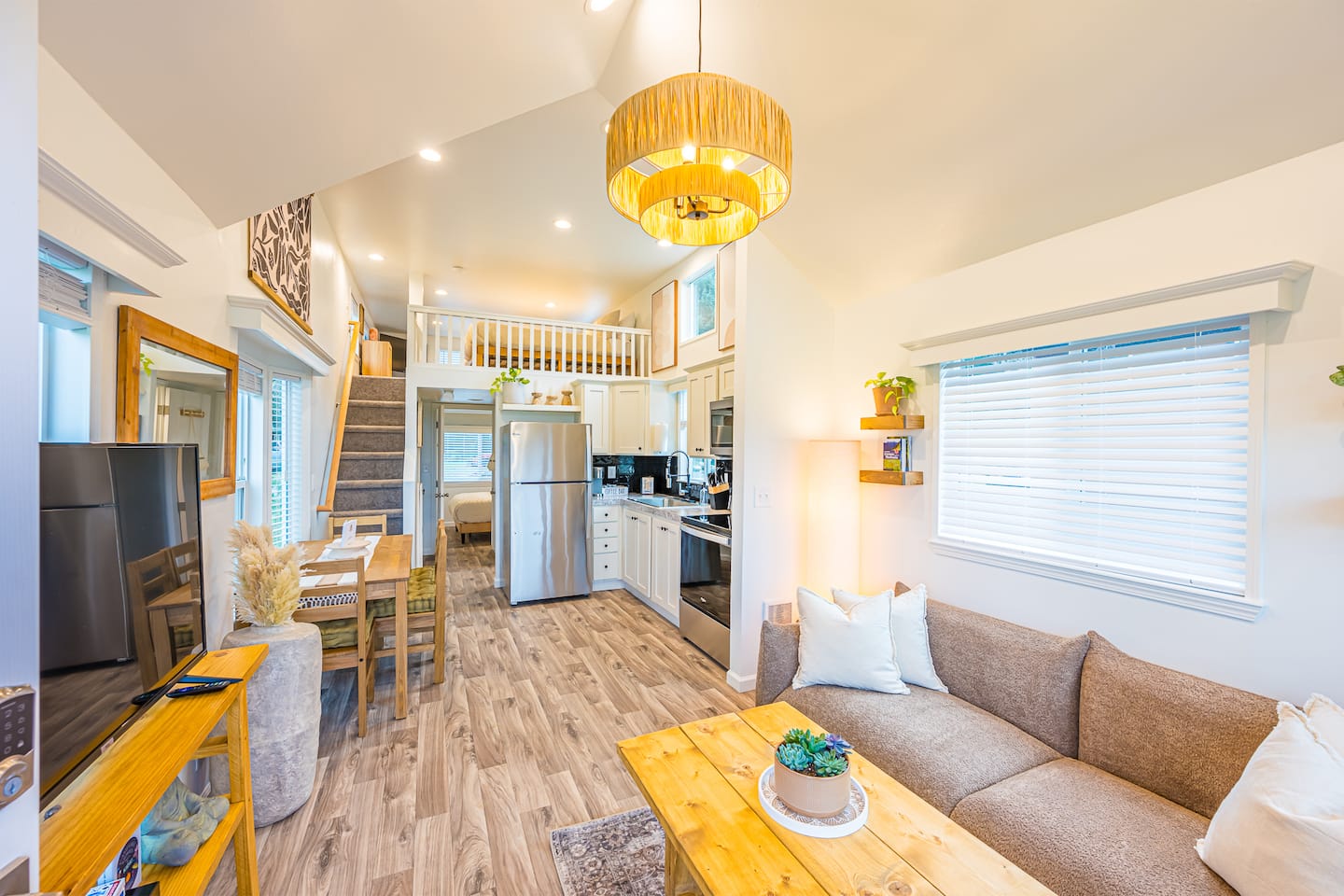 Rainforest Tiny Home Retreat: Boho photo 3