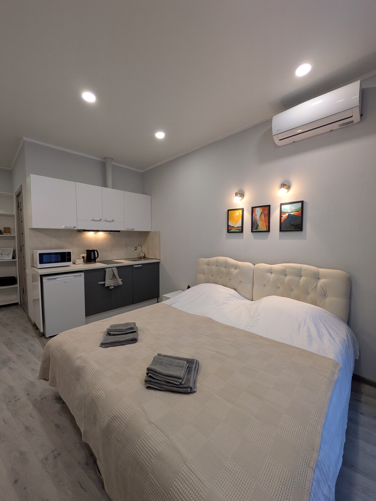 2 легла. Ако желаете, можете да ги разглобите; комплект от 2 кърпи на човек 