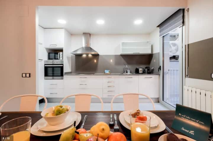 Nice 7 Bedroom Apartment Sants Capacity 15 People - Castelldefels