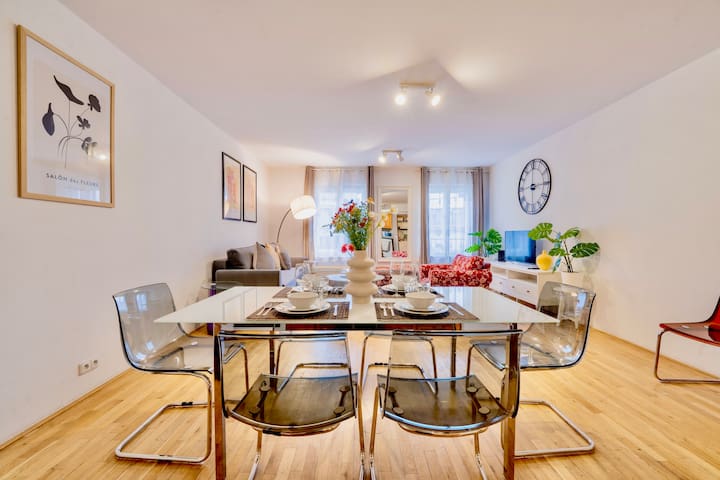 2BR + 1.5 BATH * 120sqm – 200m to Wenceslas Square