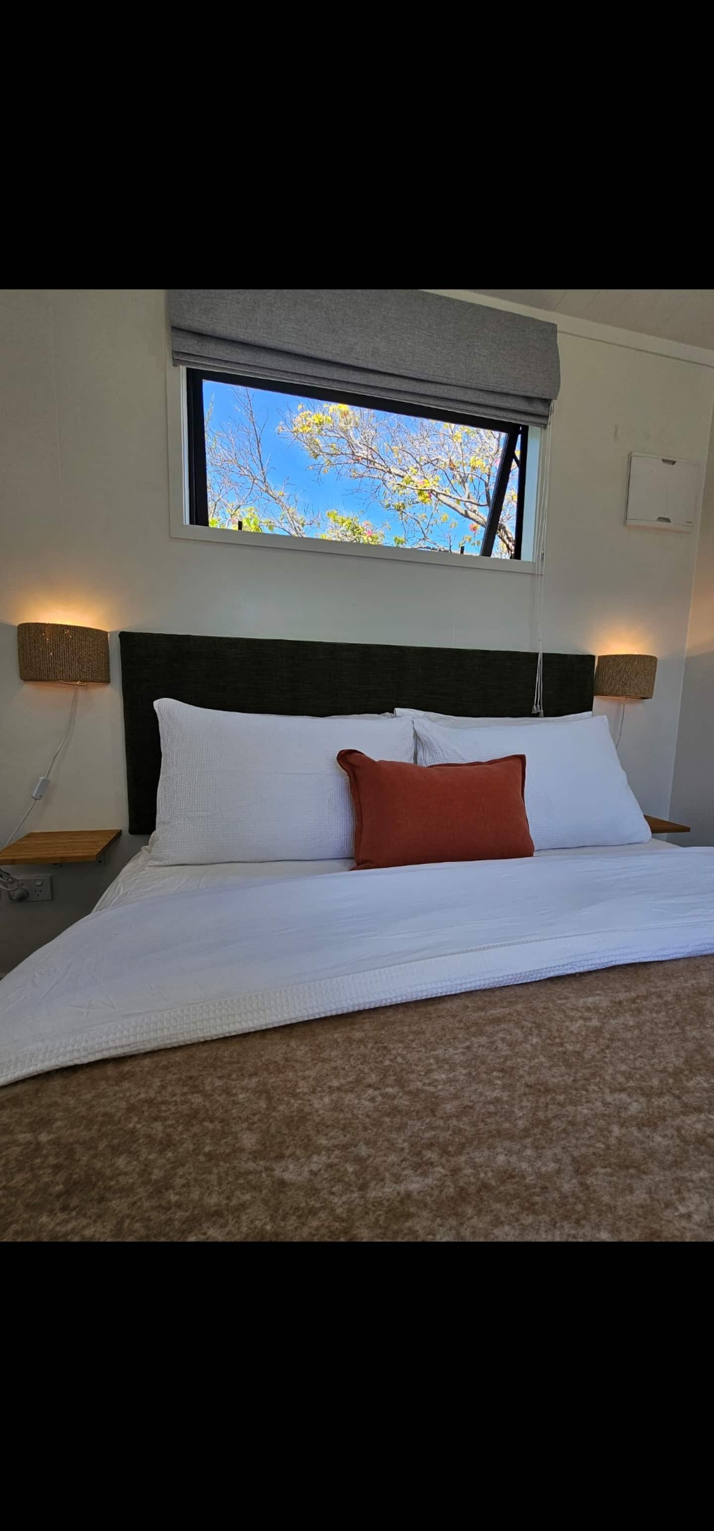 Karamu- Spacious, Quiet, And Close To Amenities 2